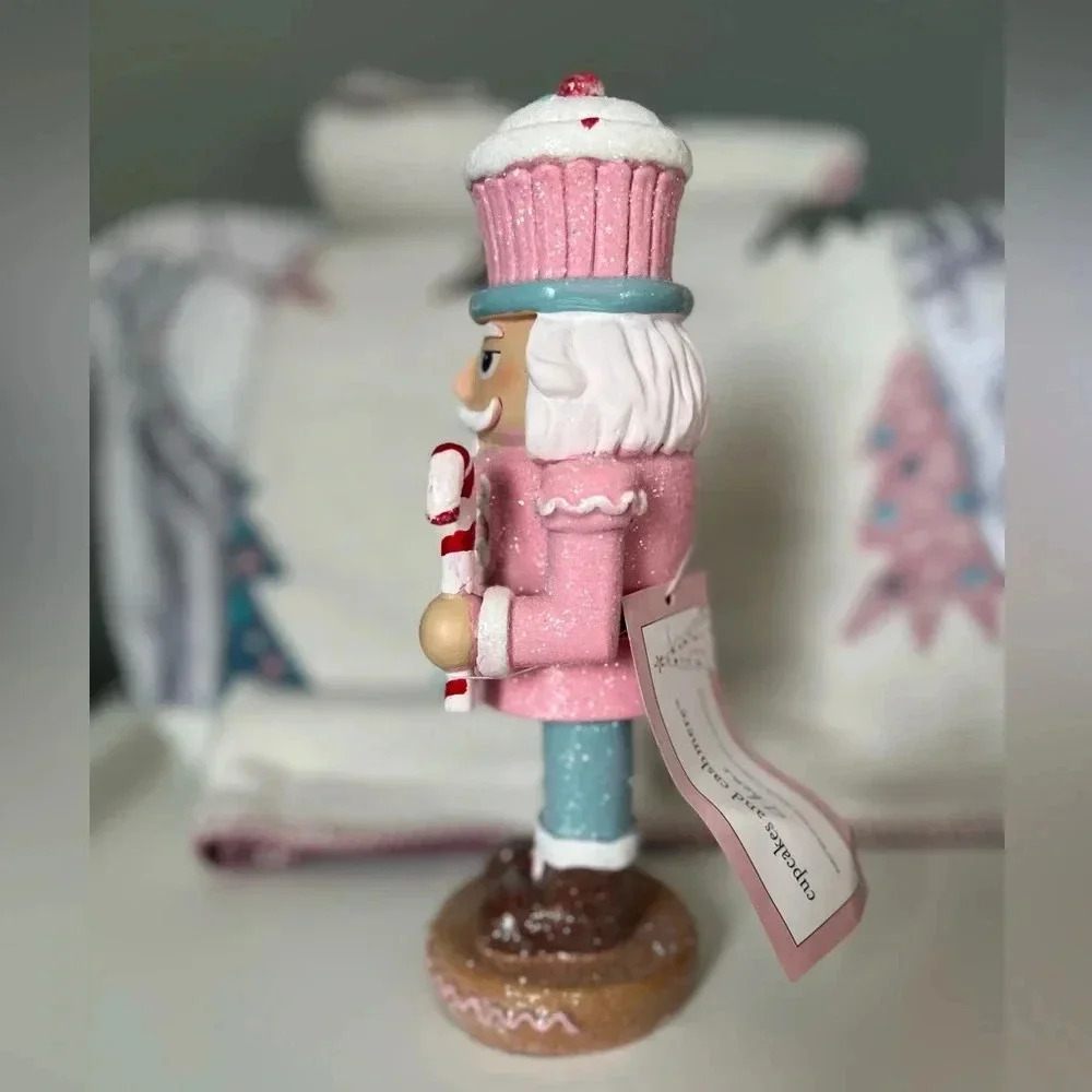 Cupcakes and cashmere nutcracker Christmas - Picture 2 of 4